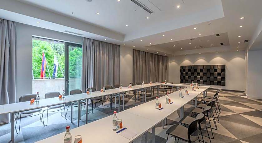 Holiday Inn Express Yerevan By IHG