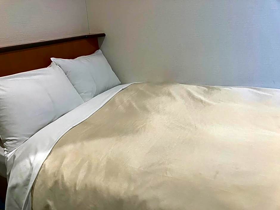 Photo 1 of 4 of 1 Bed, Nonsmoking