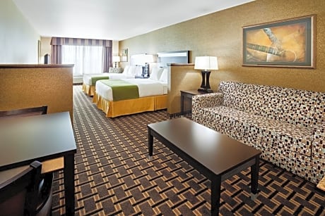 Suite with Two Beds - Non-Smoking