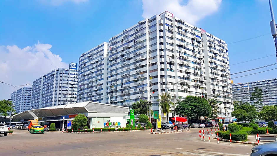 Popular Condo by Jintana