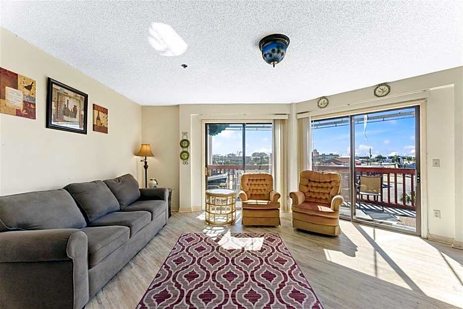 1302b St Thomas Square