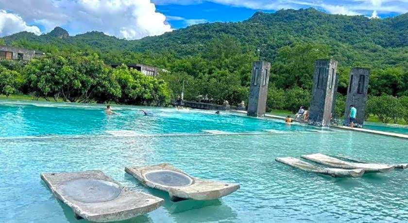 Avartarn Miracles Hotel