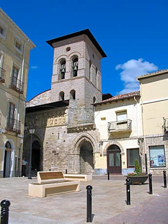 Hostal Santiago - Alojamientos en CARRION DE LOS CONDES