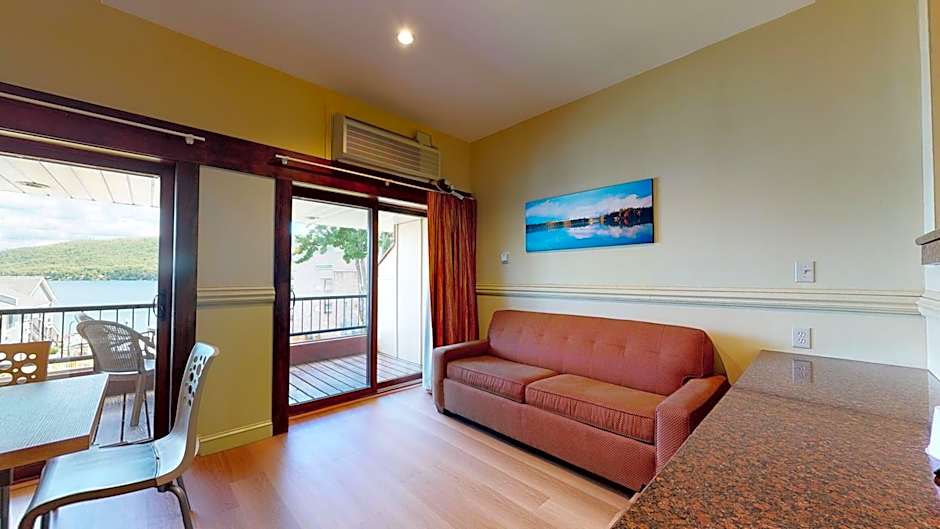 Surfside On The Lake