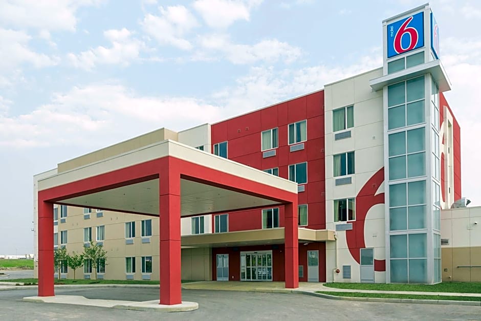 Motel 6 Airdrie