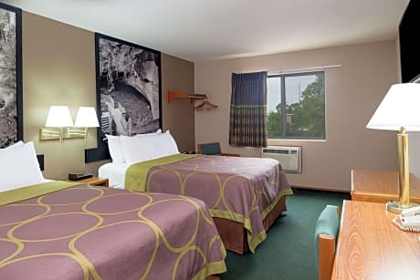 2 Double Beds Smoking