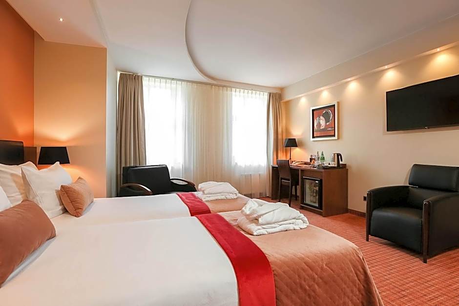 Avalon Hotel & Conferences