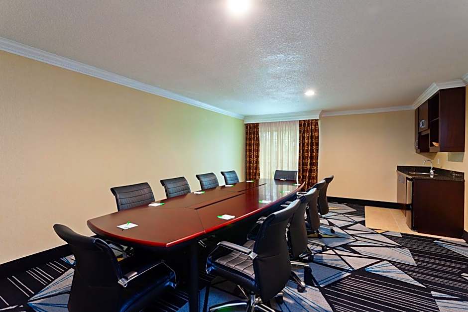 Holiday Inn & Suites San Mateo - SFO By IHG