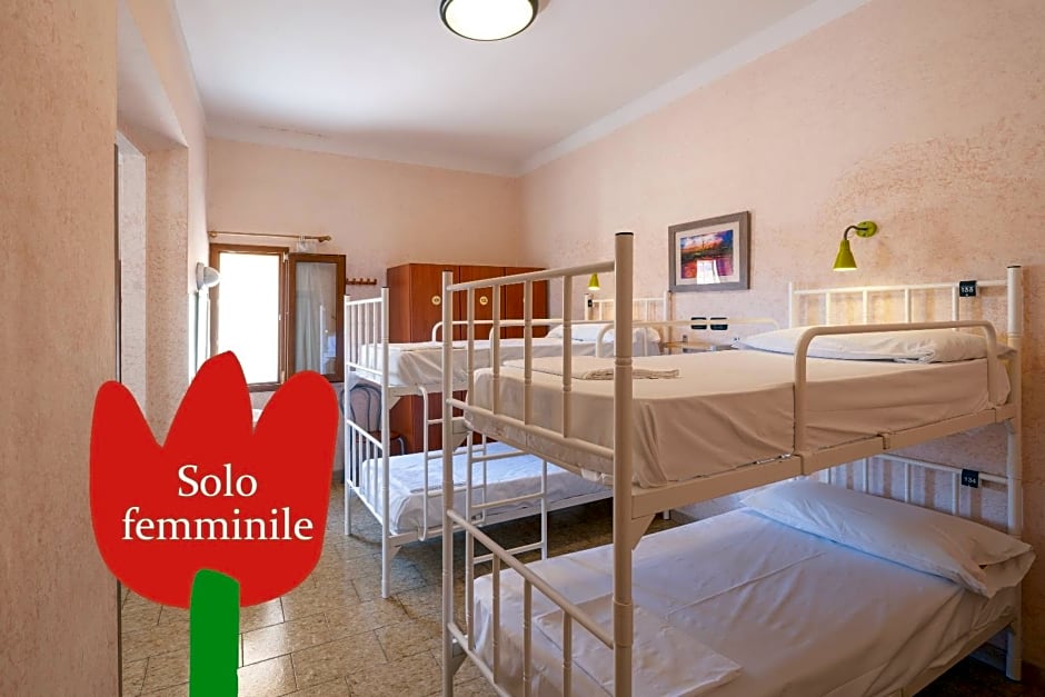 Hostel Archi Rossi