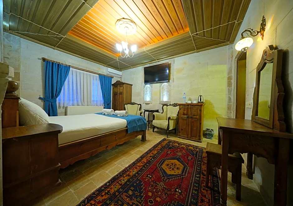 ShoeString Stone House