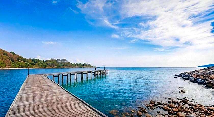 Rainbow Sky Hotel Samet
