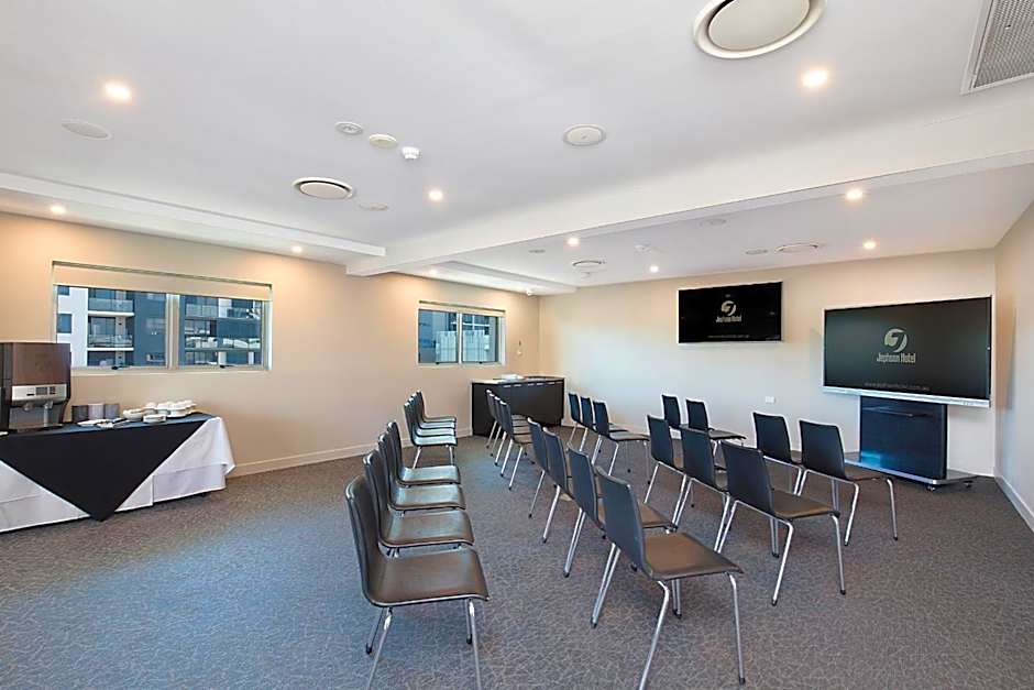 Jephson Hotel & Apartments