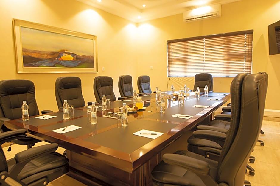 Crossroads Hotel Blantyre