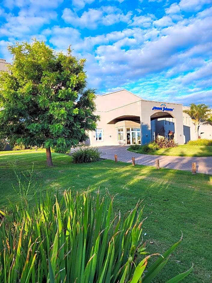 Howard Johnson Funes