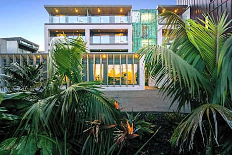 FERNZ Motel and Serviced Apartments Birkenhead