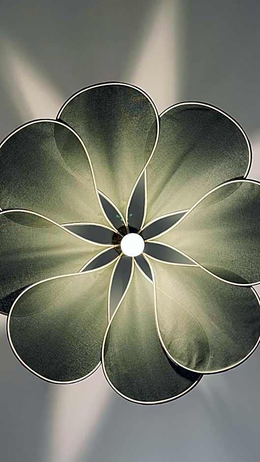 Trendy Canettes Hotel