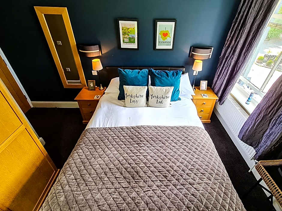 Photo 1 of 4 of Small Double Room