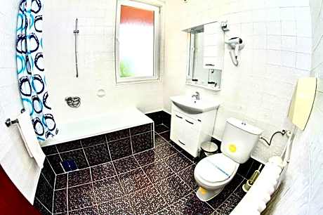 Deluxe Family Room