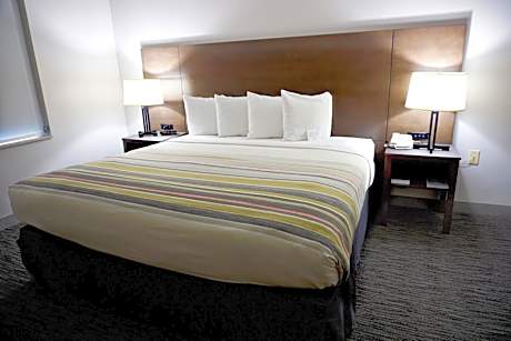 1 King Bed, Nonsmoking
