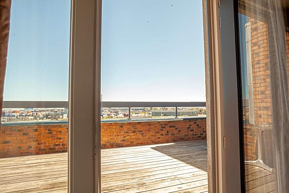 Photo 1 of 5 of Superior, Terrace