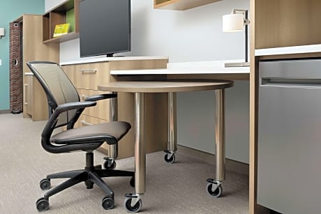 1 King Bed Studio Suite Nonsmoking