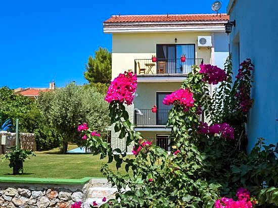 Karyada Hotel