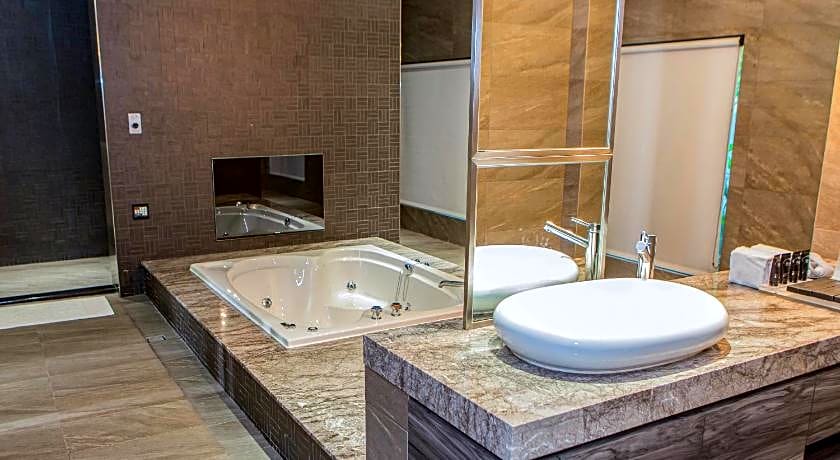 All-Ur Chain Boutique Motel