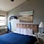 Price Pointe Inn