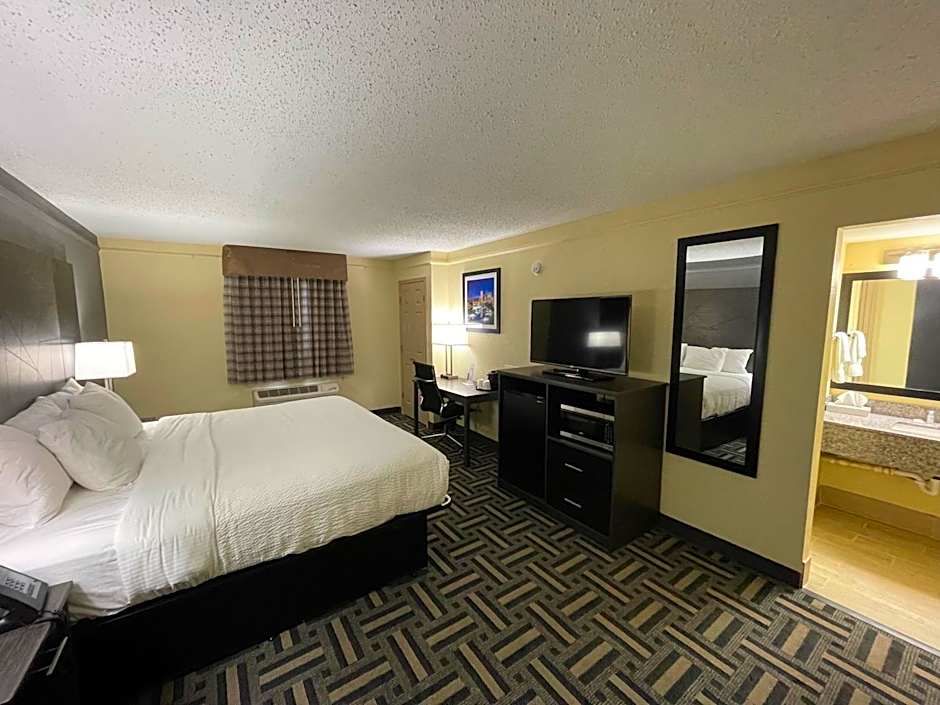 La Quinta Inn & Suites by Wyndham Indianapolis Airport Lynhurst
