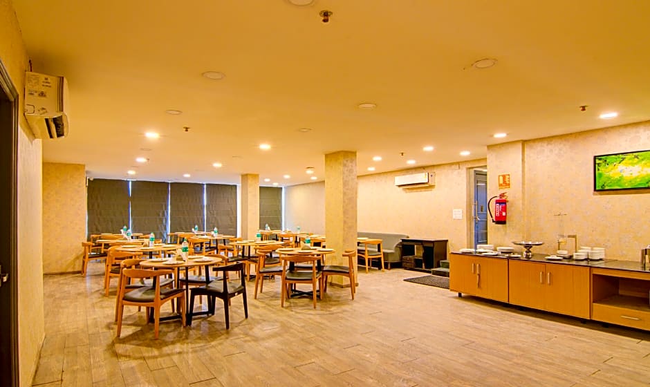 Treebo Trend Apple Tree Express