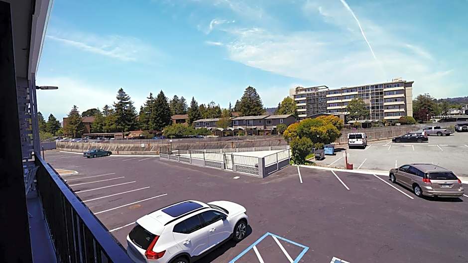 SeaSide Inn & Suites