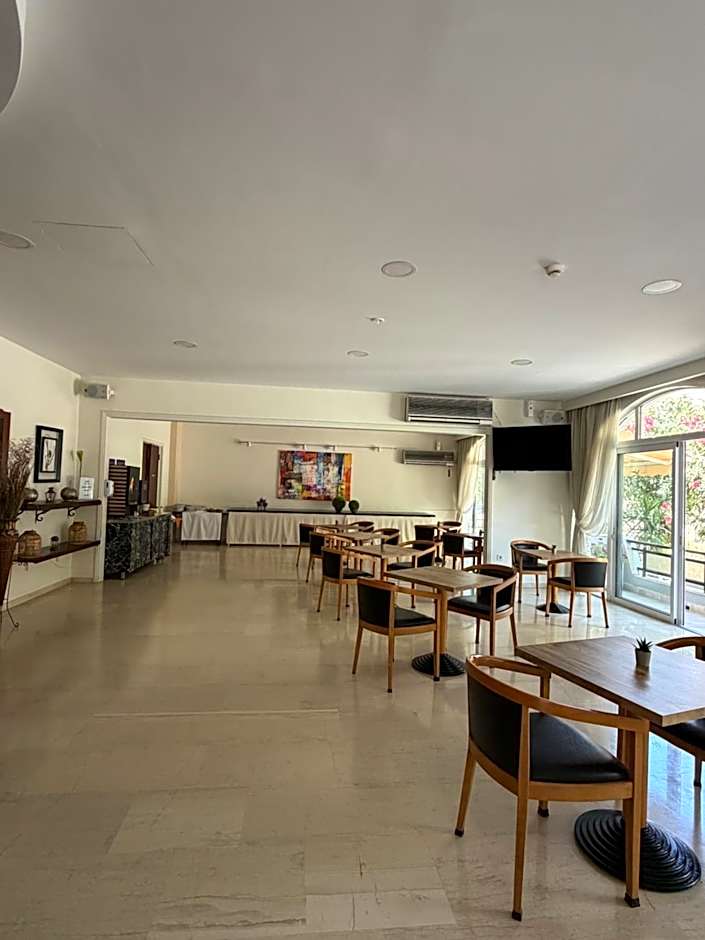 Paradise Hotel