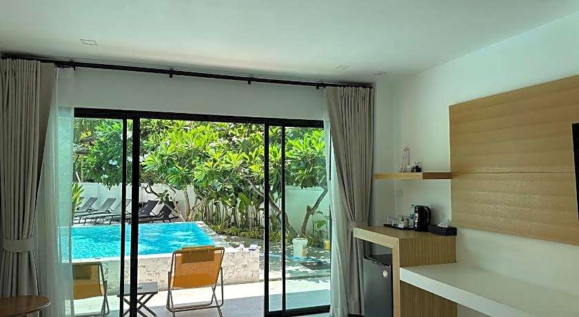 Tonsai Tropical Phi Phi Island