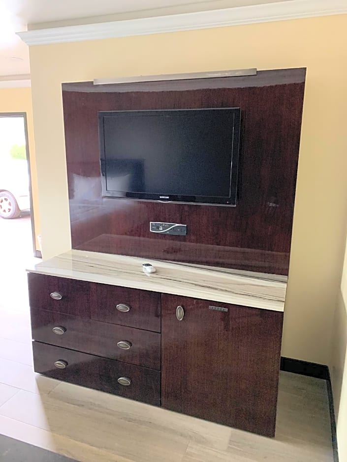 Willow Tree Inn & Suites