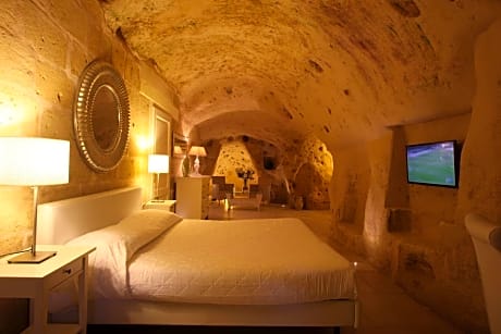 Suite Deluxe Cave Not Refundable