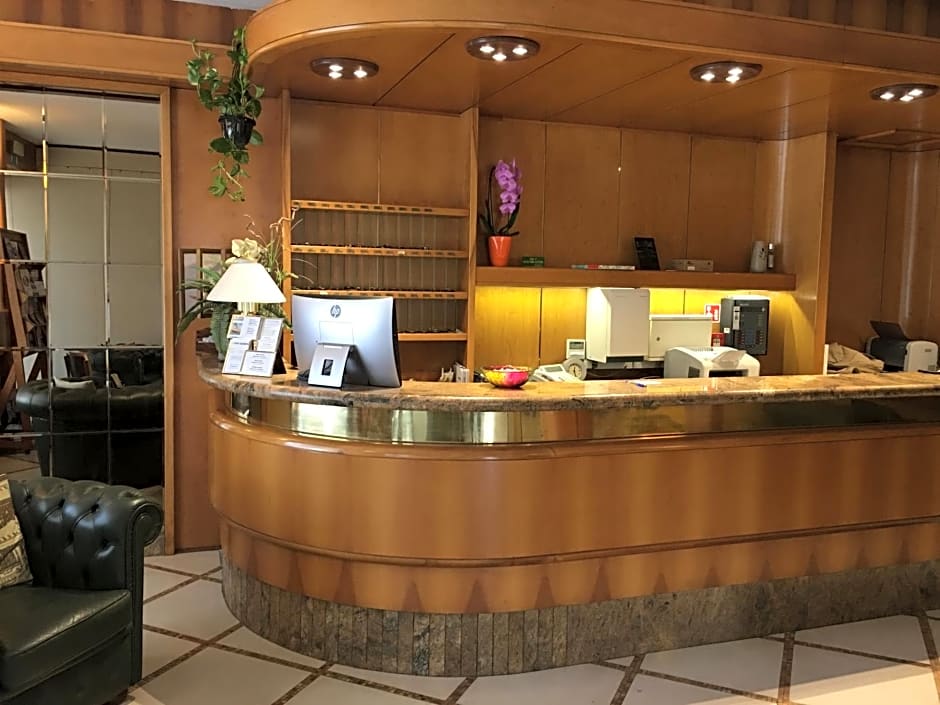 New Alexander Hotel