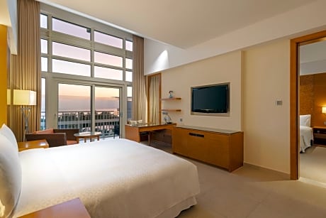 1 Bedroom 2 room Suite, 1 King, Sea view, Balcony