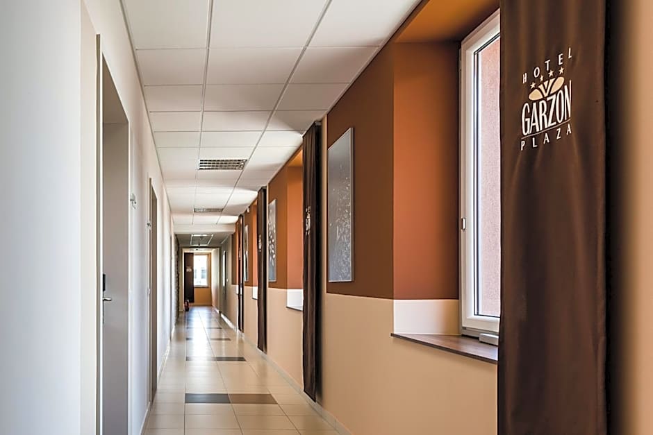 Hotel Garzon Plaza