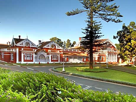 WelcomHeritage Fernhills Royal Palace