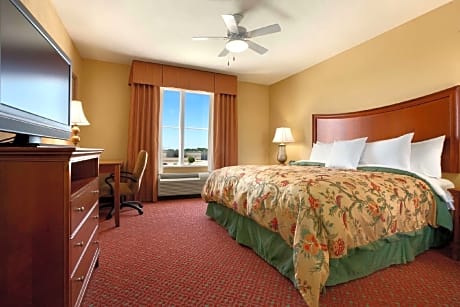 1 King 2 Qn Beds 2 Bdrm 2 Bath Suite Nonsmok