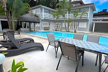 Linda casa na Barra do Sahy 1 (Litoral Norte SP)