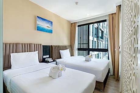 One-Bedroom Twin Room with Garden View