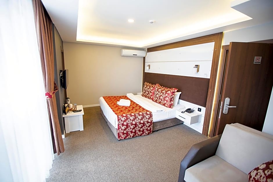 Royal Life Exclusive