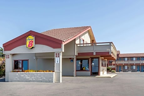Super 8 by Wyndham Fort Bragg
