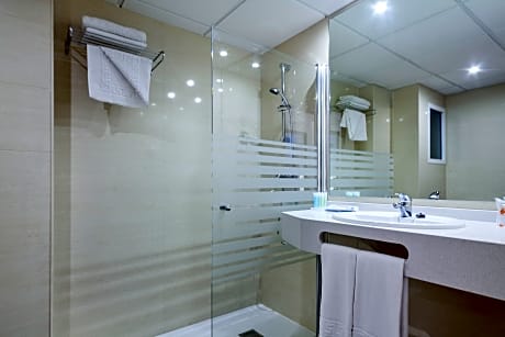 SINGLE ROOM 1 ADULT