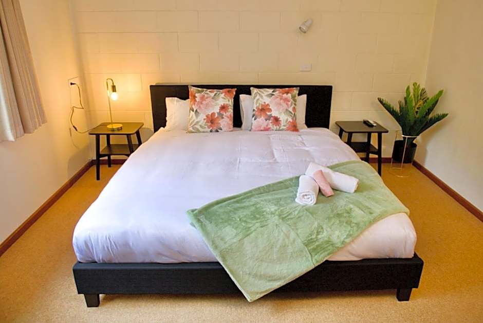 Green Gables Motel in Warburton