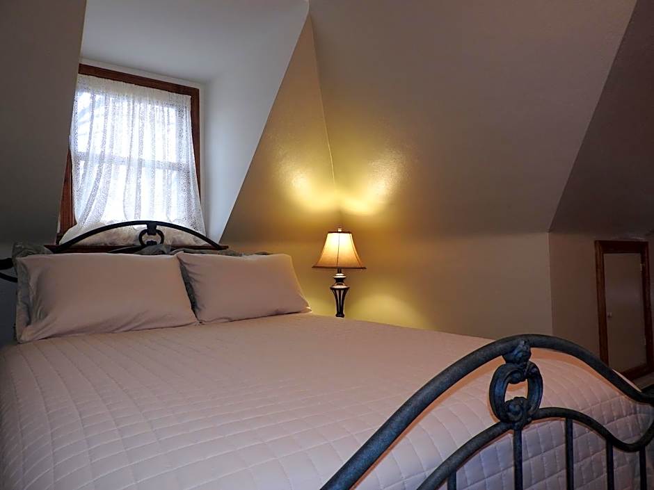 Champaign Garden Inn