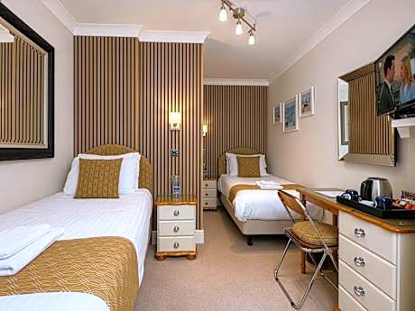 Compact Twin Room