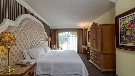 1 King 1 Bdrm Suite