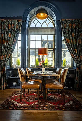 Black Bull Hotel